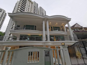 Petaling Jaya EcoVilla 90 by Vale Pine